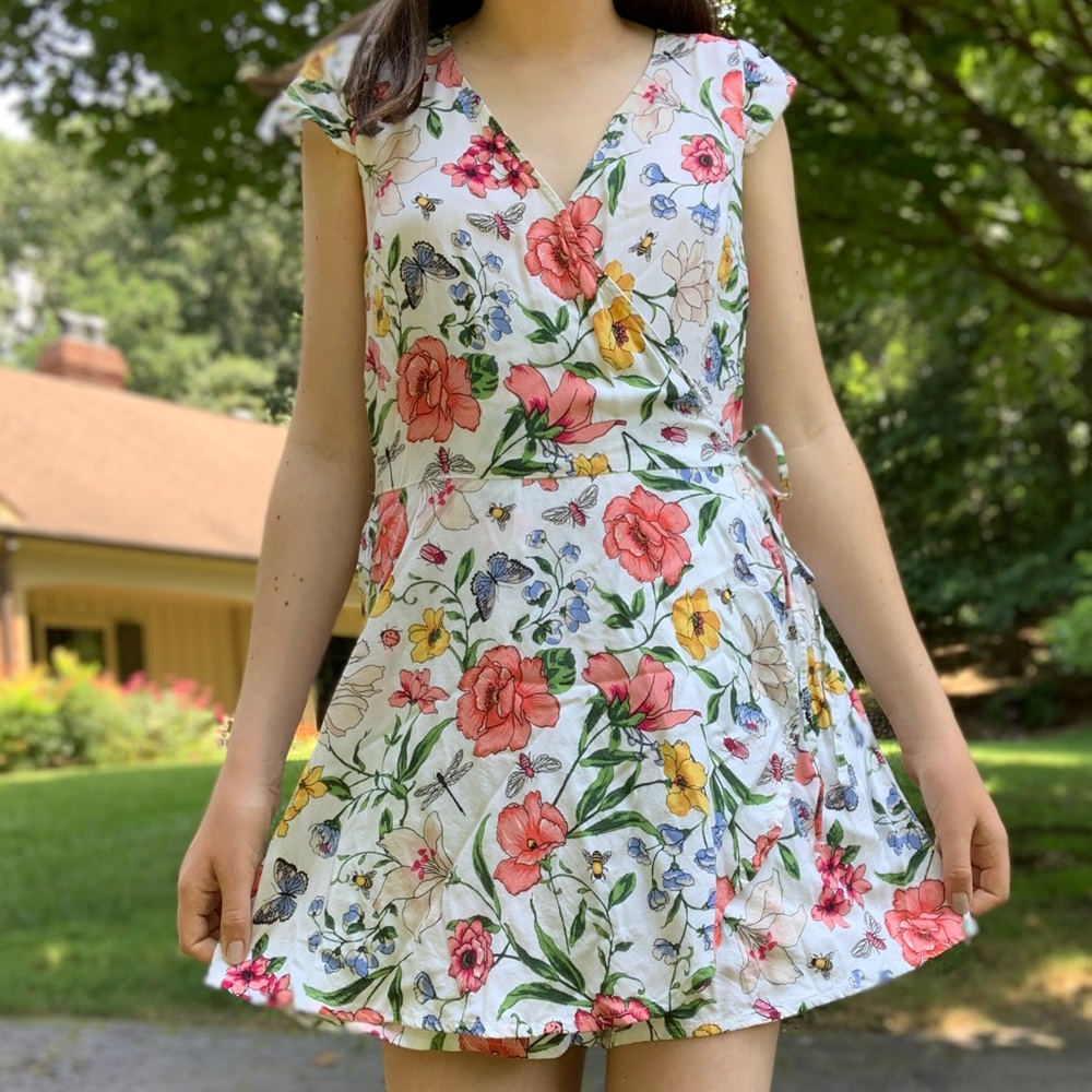 EUC Girls Hollister Romper
